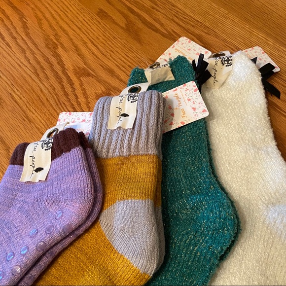 NWT Free People comfy socks, lot of 4 pairs - Picture 2 of 9